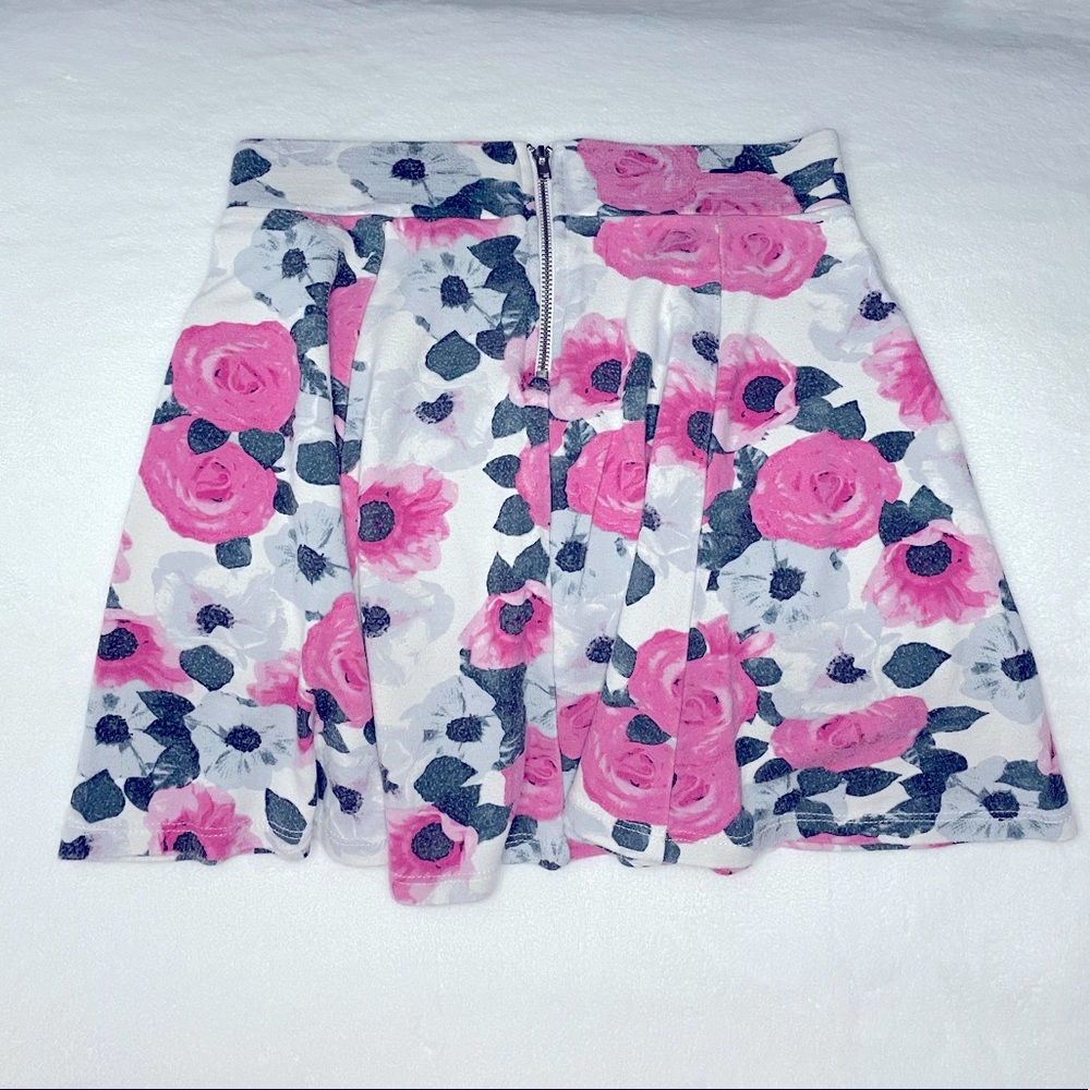 Super Comfy Floral Skirt Size XS